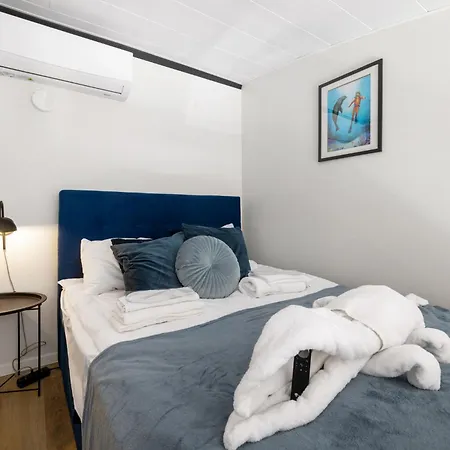 Bright Lofts Near Center Harbour