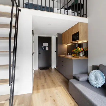 Bright Lofts Near Center Harbour 公寓 *