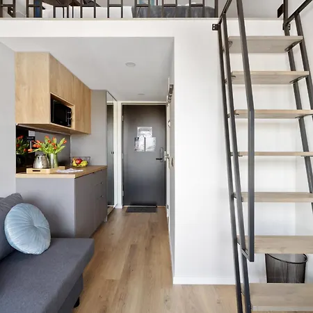 Bright Lofts Near Center Harbour 公寓