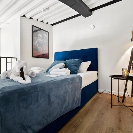 Bright Lofts Near Center Harbour