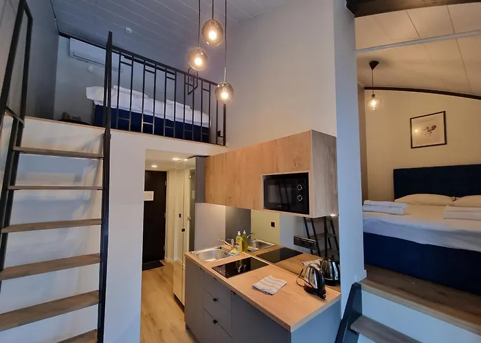 Bright Lofts Near Center Harbour *