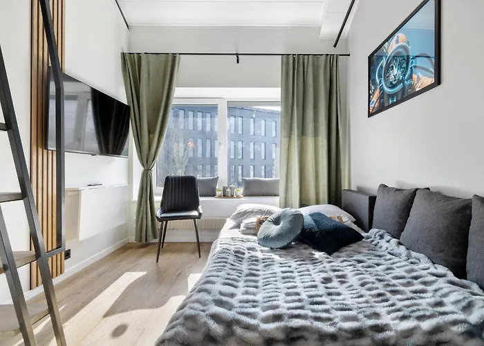 Bright Lofts Near Center Harbour Daire