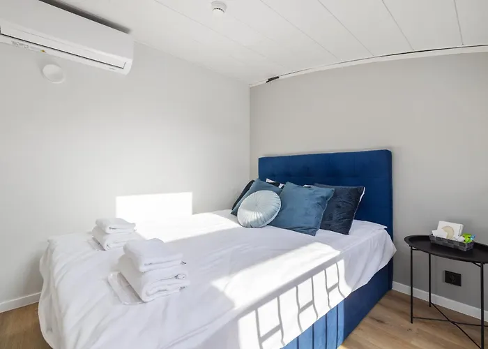 Bright Lofts Near Center Harbour アパート タリン