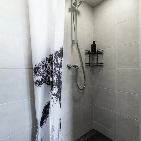 Апартаменти Bright Lofts Near Center Harbour *