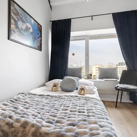 Апартаменти Bright Lofts Near Center Harbour