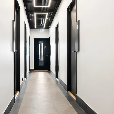 Апартаменти Bright Lofts Near Center Harbour *