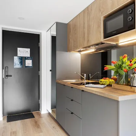 Апартаменти Bright Lofts Near Center Harbour *