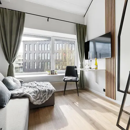 Апартаменти Bright Lofts Near Center Harbour
