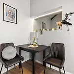 Apartment Bright Lofts Near Center Harbour